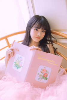 吮她的花蒂H在大街上